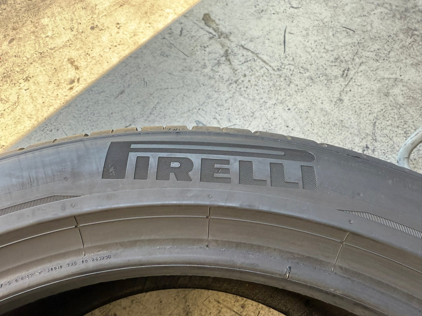 Usato: 4 Gomme 275/40R20 106Y + 245/45R20 103Y XL Pirelli Estive 70-80% residui