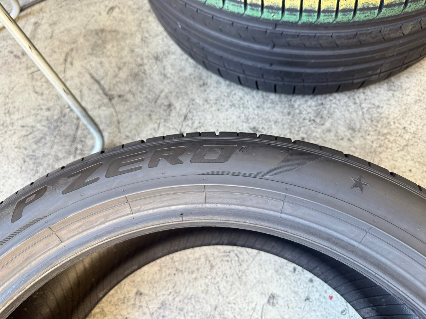 Usato: 4 Gomme 275/40R20 106Y + 245/45R20 103Y XL Pirelli Estive 70-80% residui