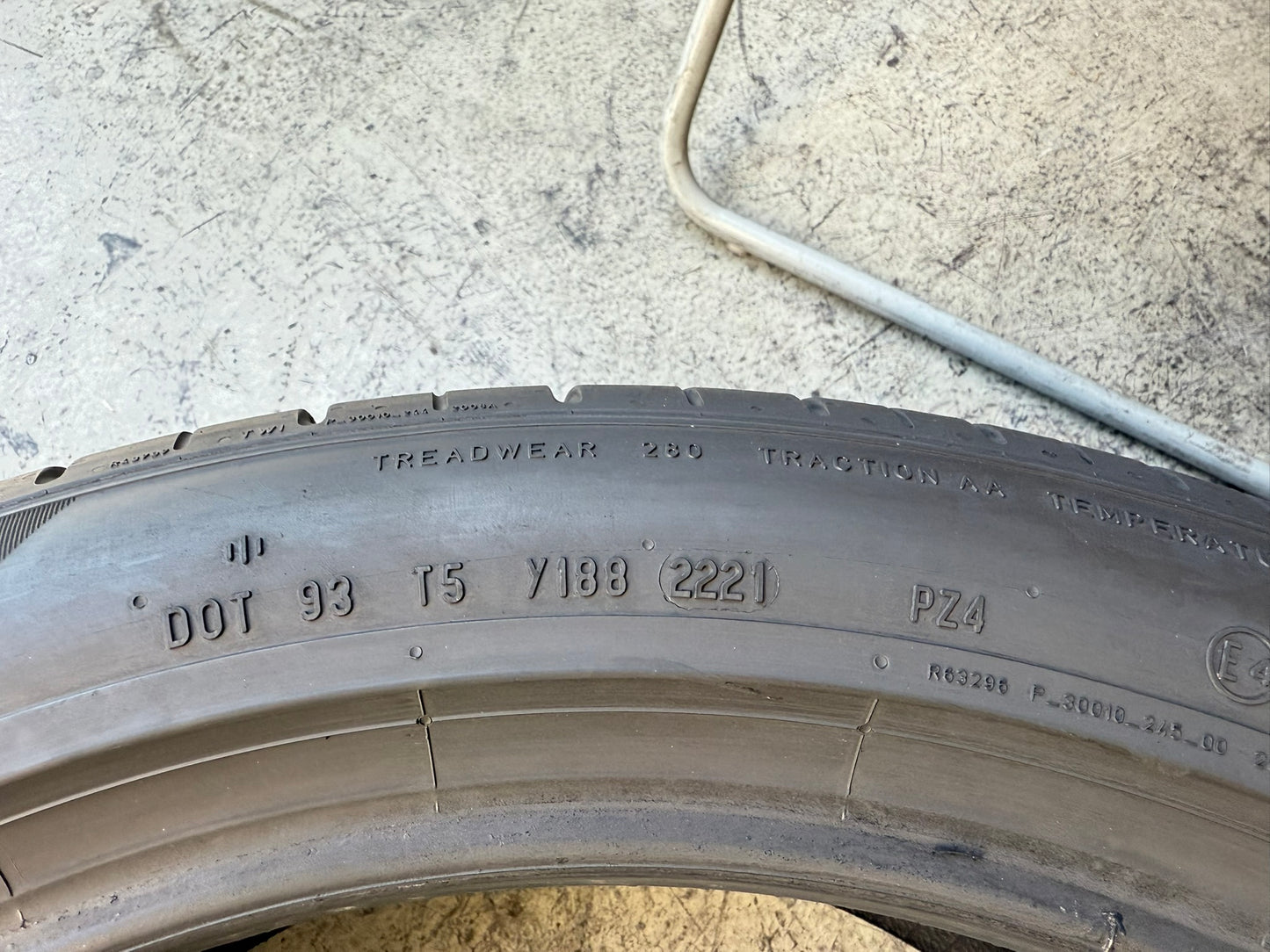 Usato: 4 Gomme 275/40R20 106Y + 245/45R20 103Y XL Pirelli Estive 70-80% residui