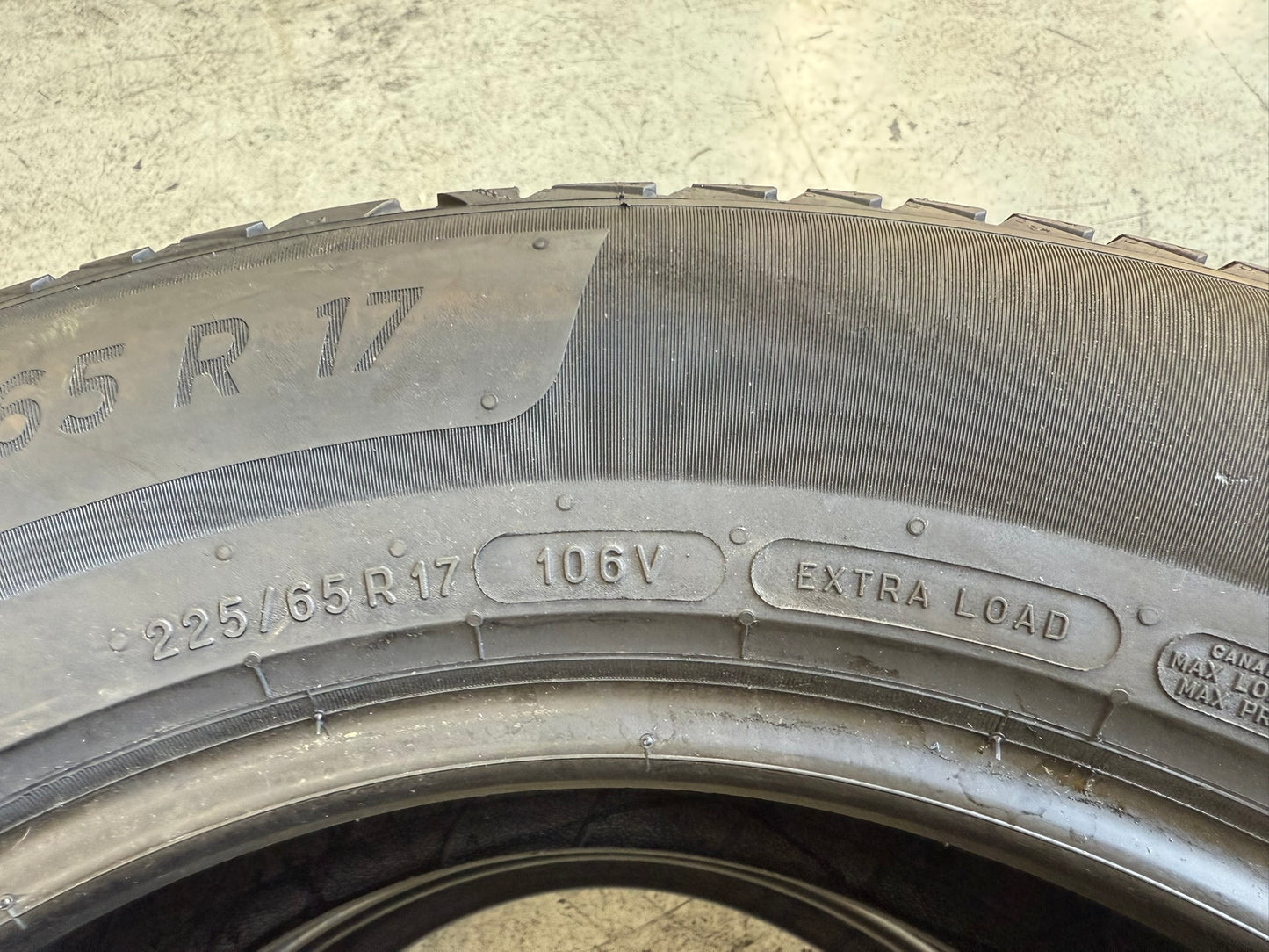 Usato: 2 Gomme 225/65R17 106V XL Michelin 4 Stagioni 80% residui