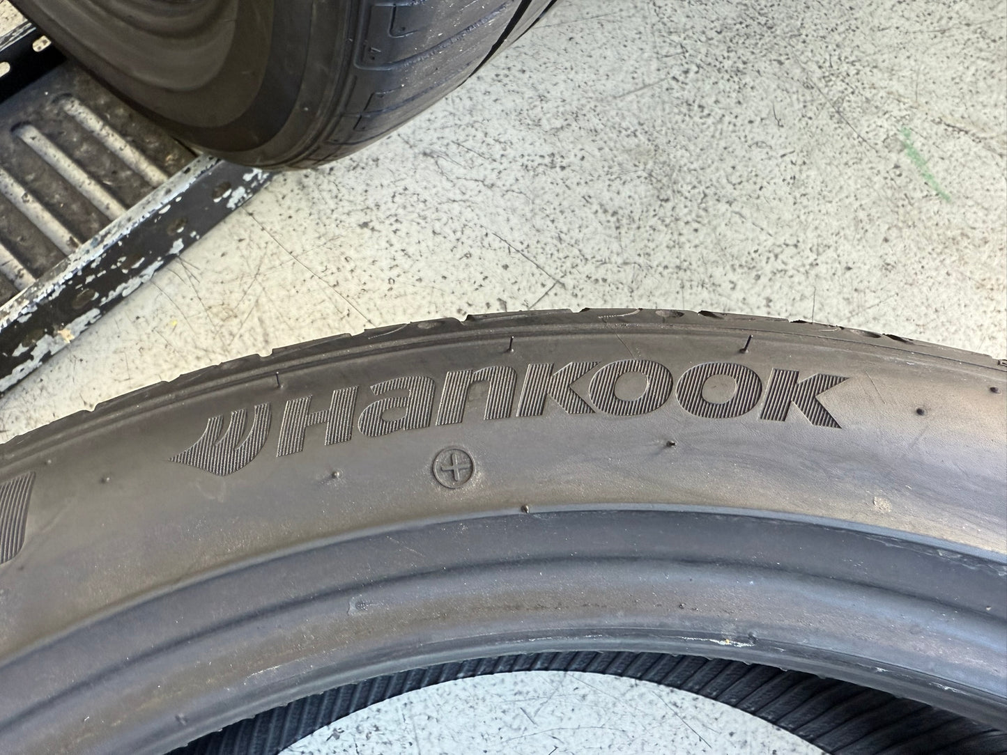Usato: 4 Gomme 255/40R20 101Y Hankook Estive 80% residui