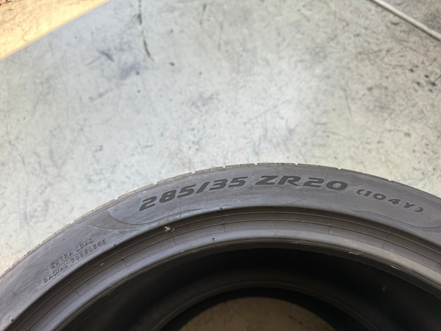 Usato: 2 Gomme 285/35R20 104Y XL Pirelli Estive 75% residui