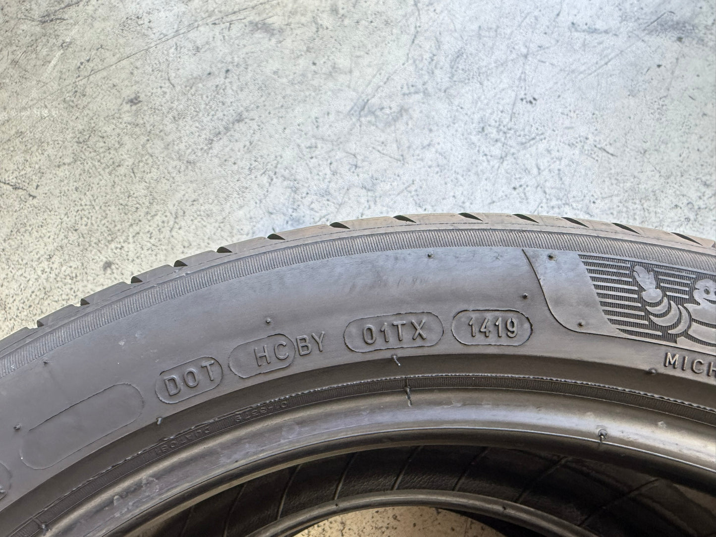 Usato: 2 Gomme 255/40R19 100W XL Michelin Estive 95% residui