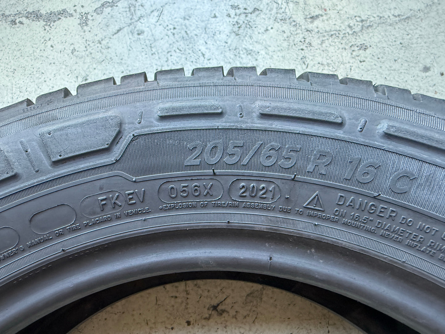 Usato: 4 Pneumatici Michelin Agilis 3 205/65R16C 107/105T Estivi 80% residui