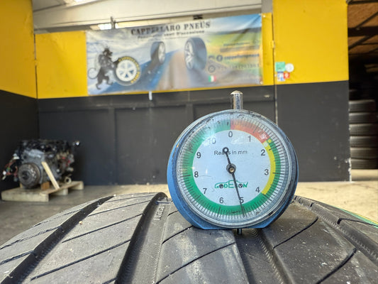 Usato: 2 Gomme 235/45R20 100V XL Michelin Estive 85% residui