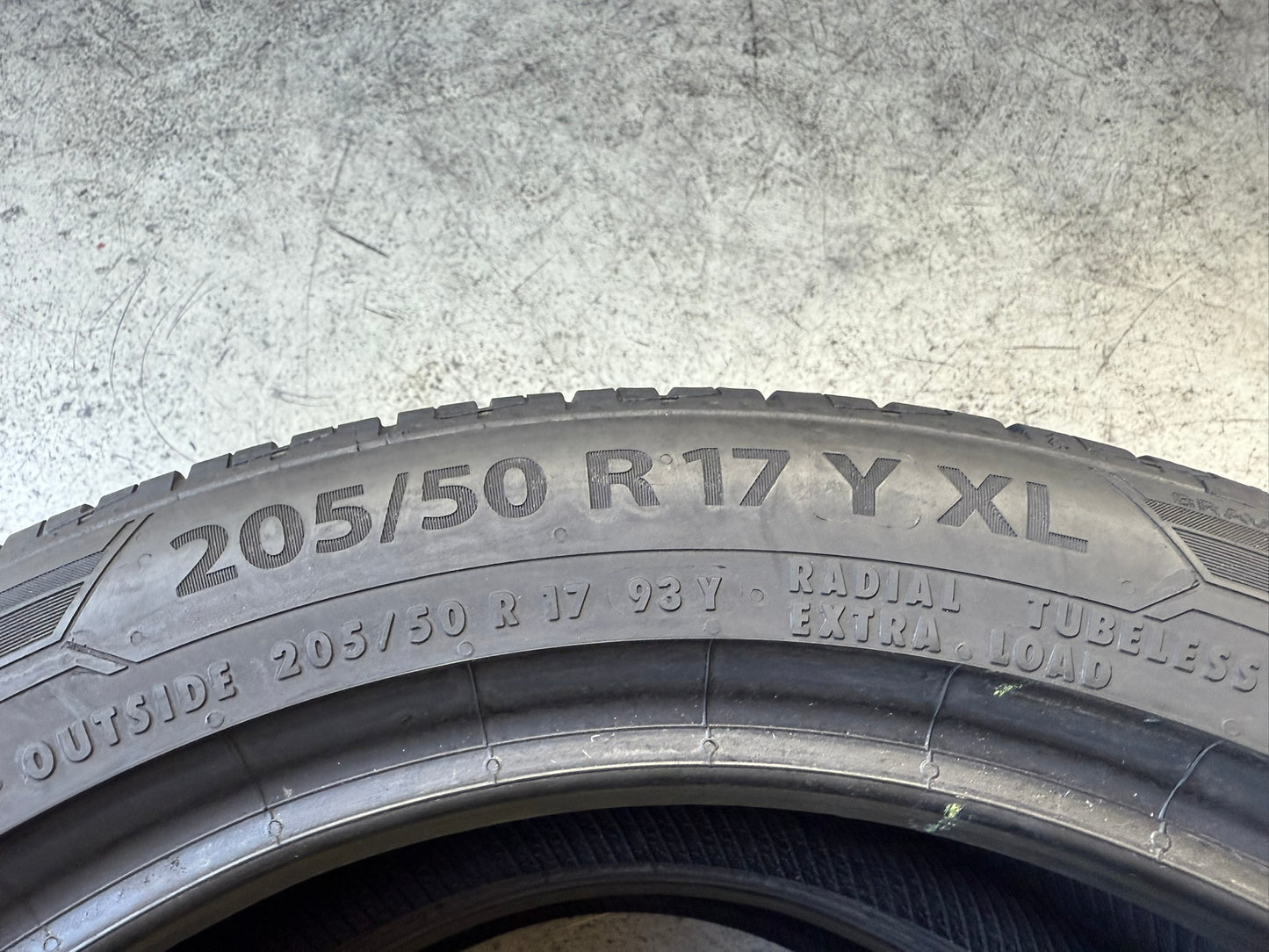 Usato: 2 Gomme 205/50R17 93Y XL Barum Estive 85% residui