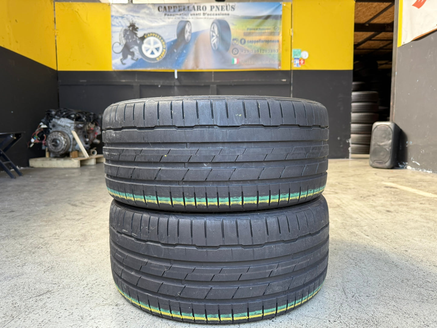 Usato: 2 Gomme 235/35R19 91Y Hankook Estive 80% residui