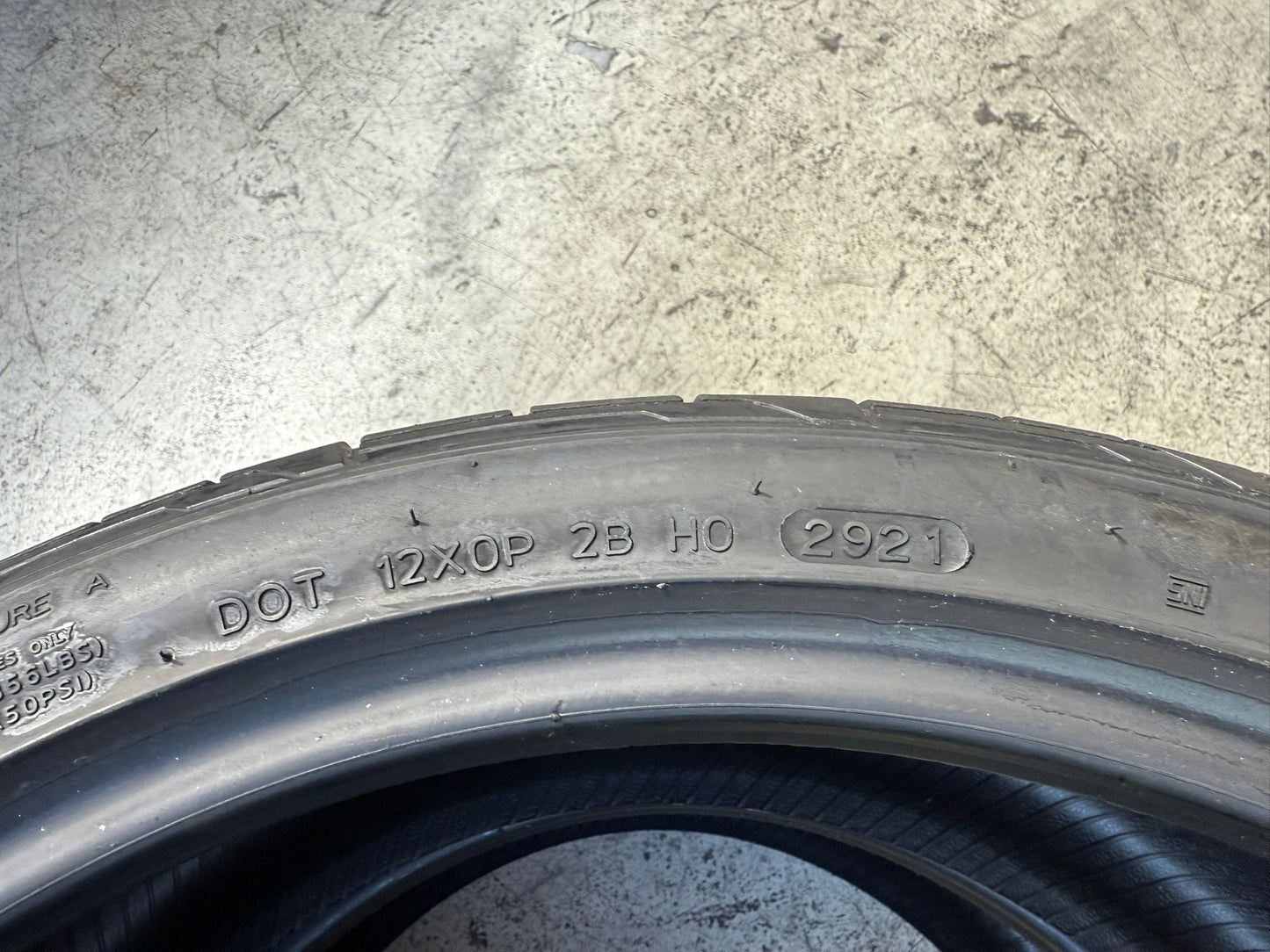 Usato: 2 Gomme 235/35R19 91Y Hankook Estive 80% residui