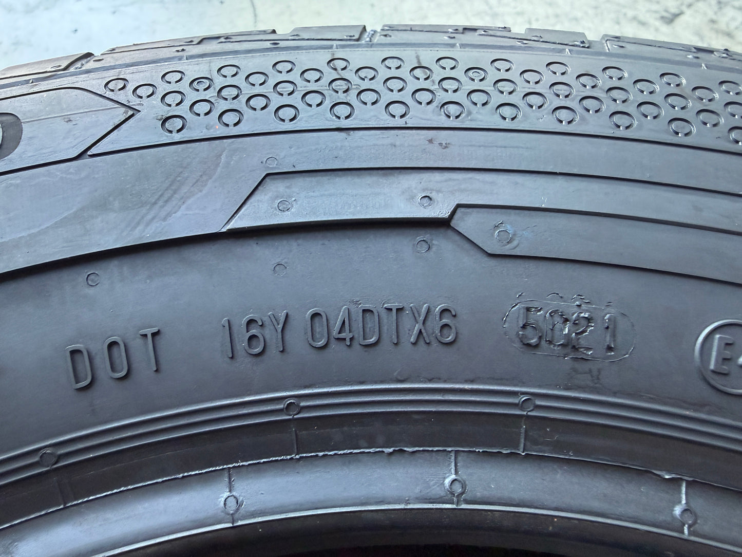 Usato: 2 Pneumatici Continental ContiVanContact 100 215/65R16C 109/107T Estivi 90% residui