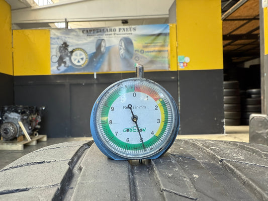 Usato: 2 Gomme 235/35R19 91Y Hankook Estive 80% residui