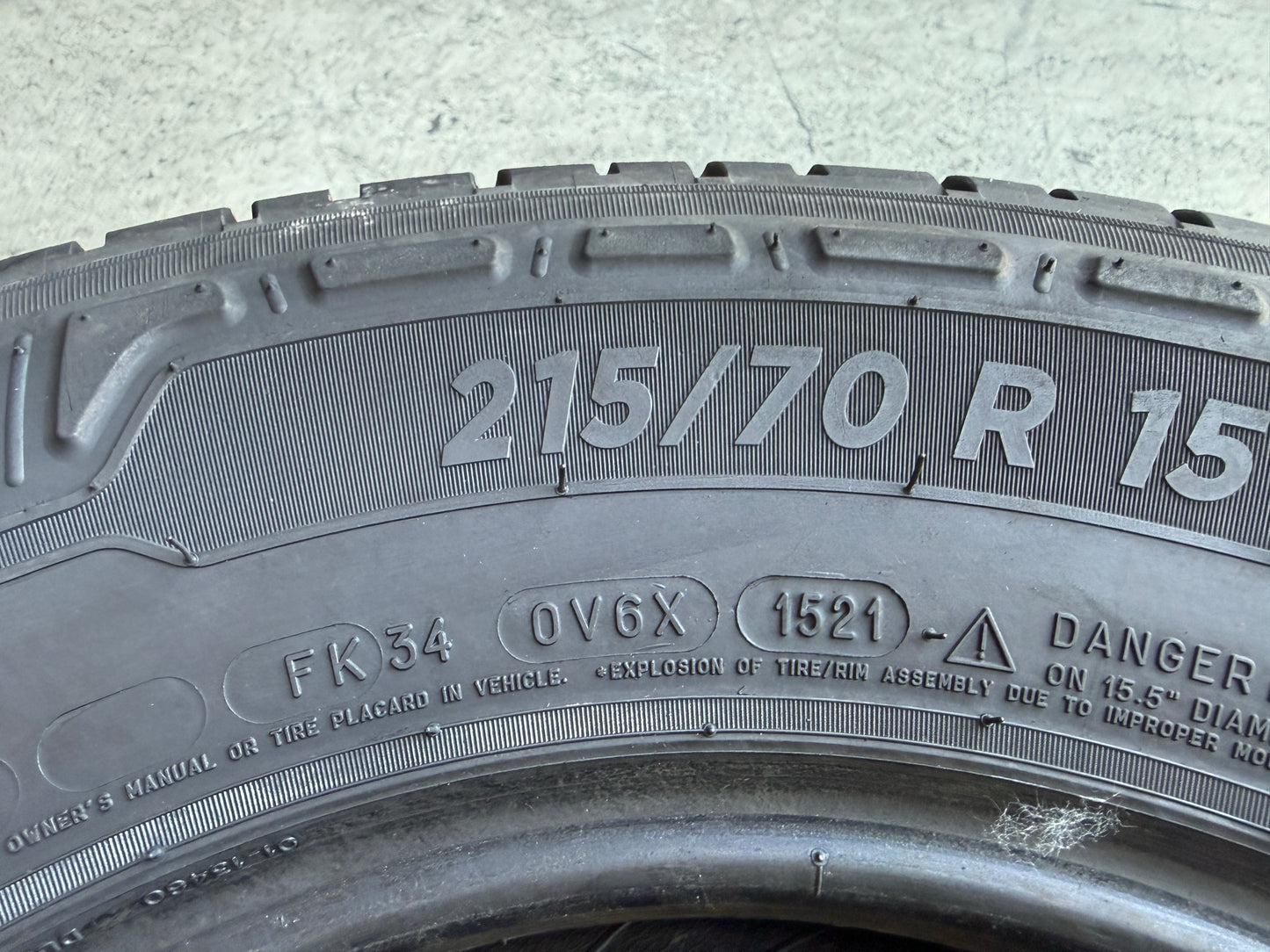 Usato: 2 Pneumatici Michelin Agilis 3 215/70R15C 109/107S Estivi 95% residui