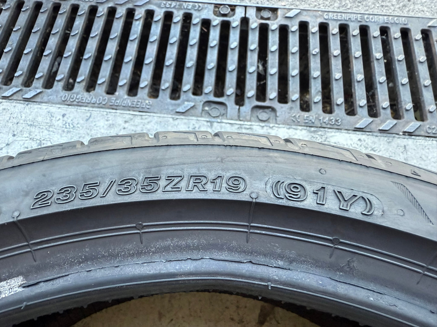 Usato: 4 Gomme 235/35R19 91Y XL Bridgestone Estive 90% residui
