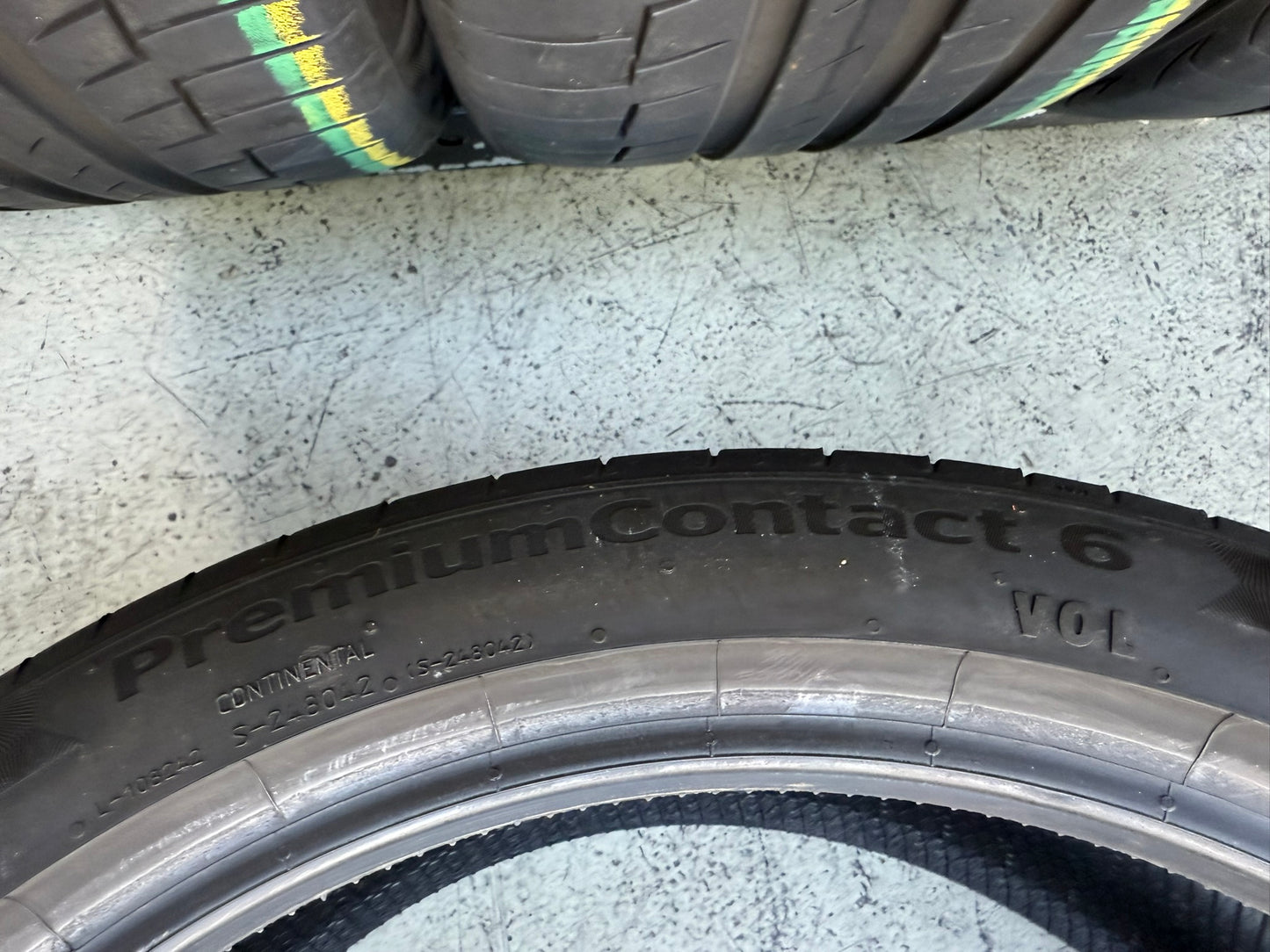 Usato: 4 Gomme 235/40R19 96W XL Continental Estive 85% residui