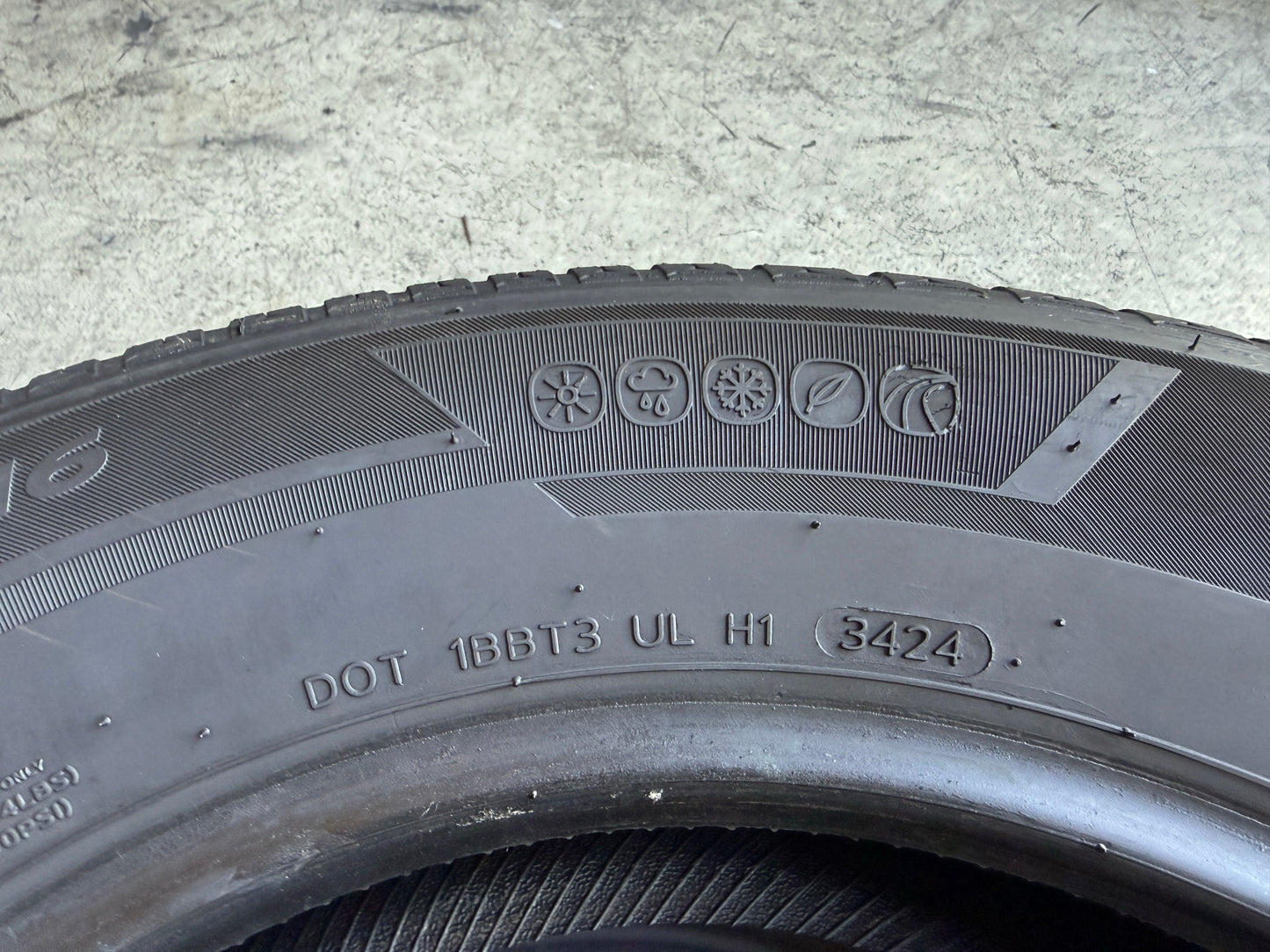 Usato: 2 Pneumatici Hankook Kinergy 4S² 215/65R16 102V XL 4 Stagioni 80% residui