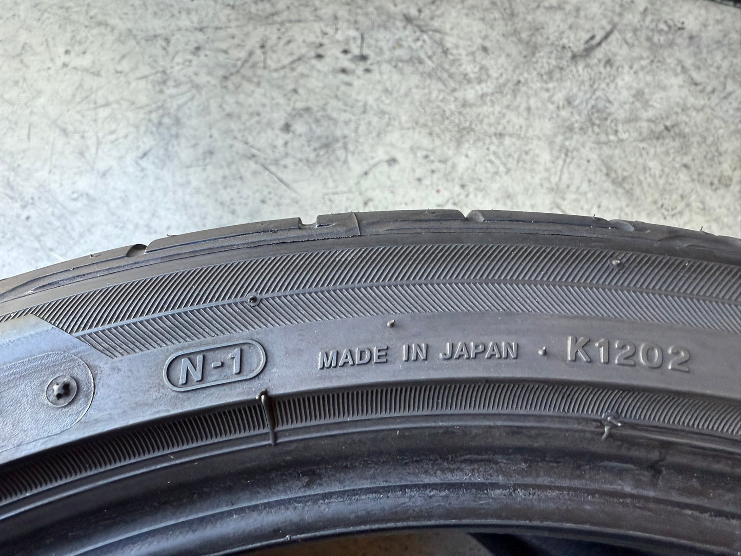 Usato: 2 Gomme 305/30R19 102Y XL Bridgestone Estive 90% residui