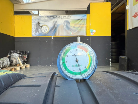 Usato: 4 Gomme 275/30R20 97Y + 245/35R20 95Y XL Goodyear Runflat Estive 80% residui