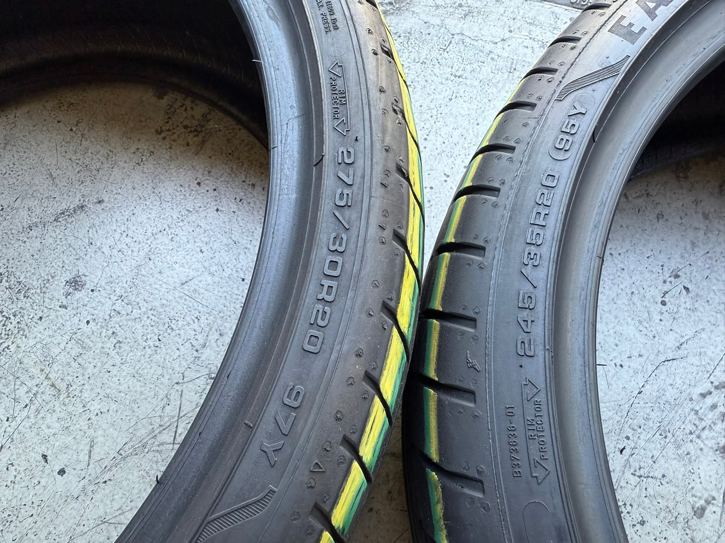 Usato: 4 Gomme 275/30R20 97Y + 245/35R20 95Y XL Goodyear Runflat Estive 80% residui