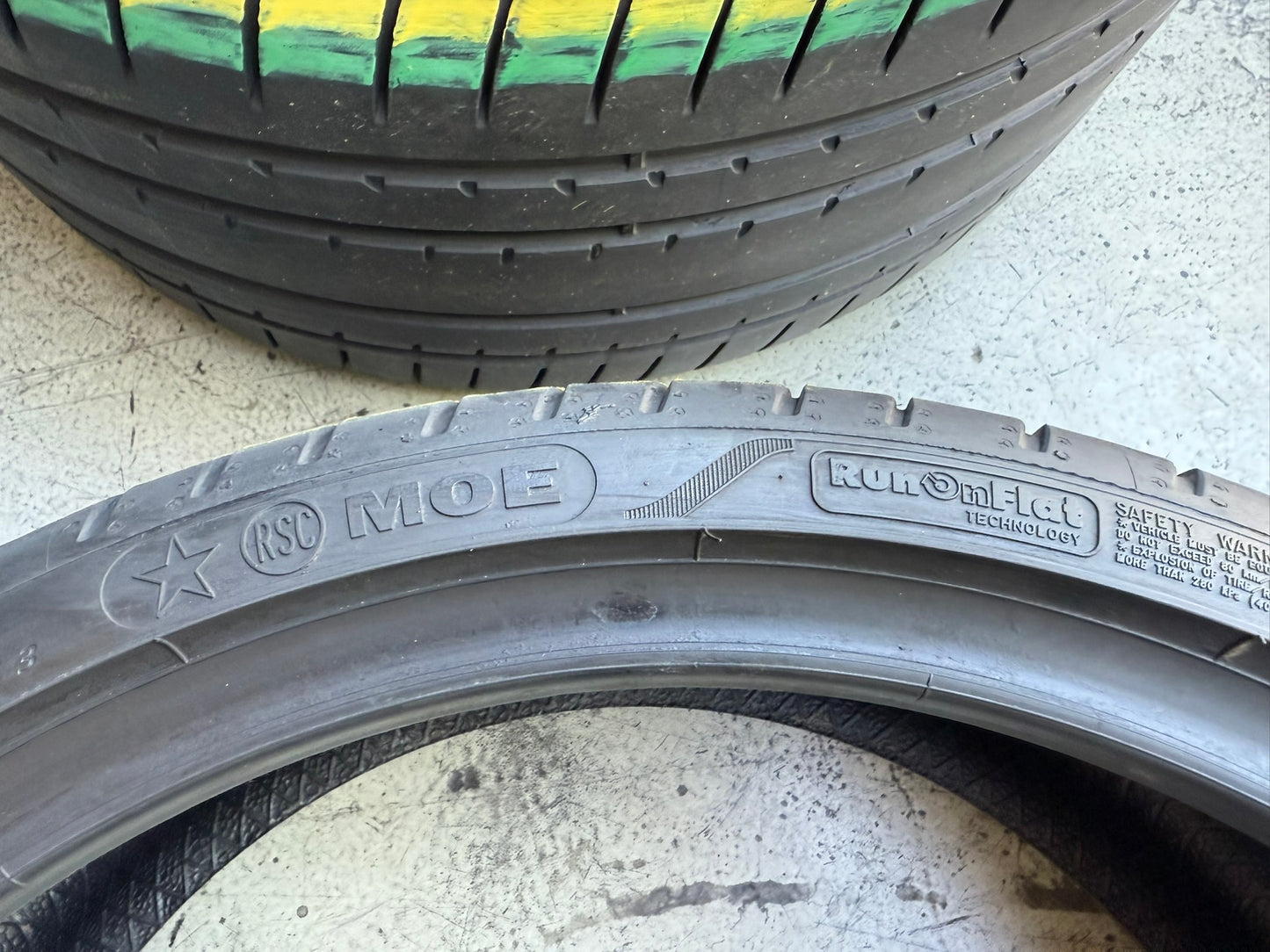 Usato: 4 Gomme 275/30R20 97Y + 245/35R20 95Y XL Goodyear Runflat Estive 80% residui