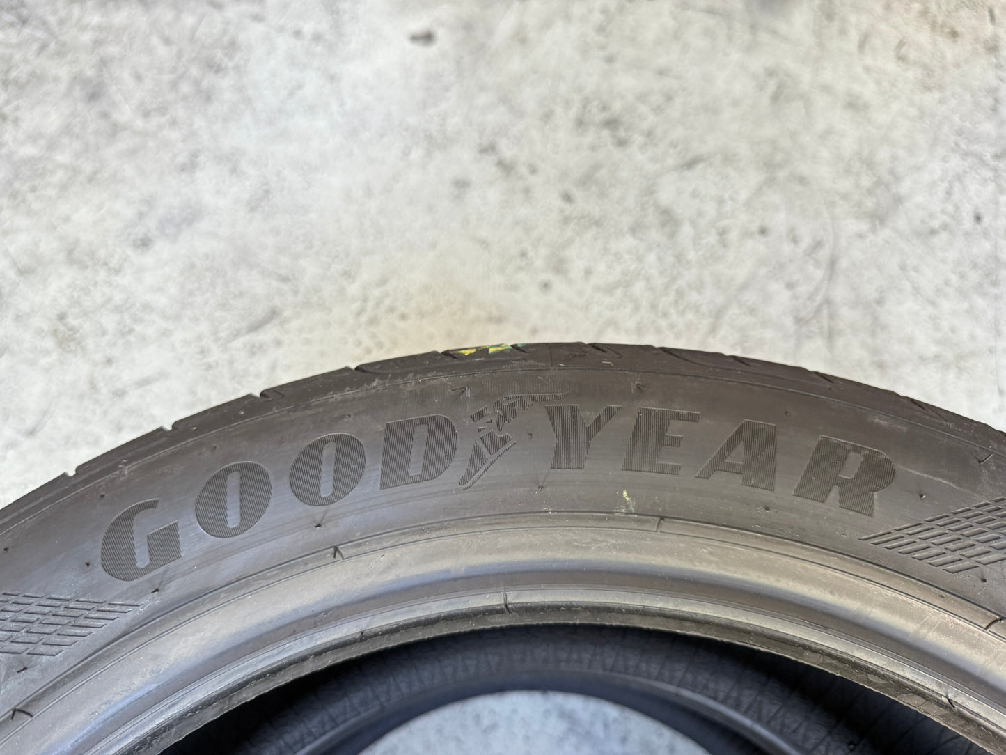 Usato: 2 Gomme 245/45R18 100Y XL Goodyear Estive 95% residui
