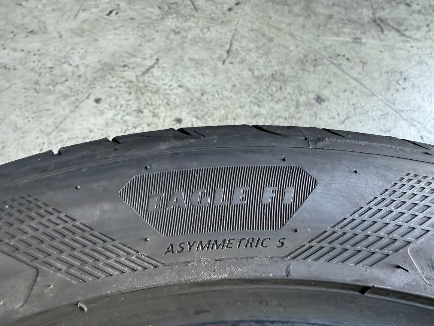 Usato: 2 Gomme 245/45R18 100Y XL Goodyear Estive 95% residui
