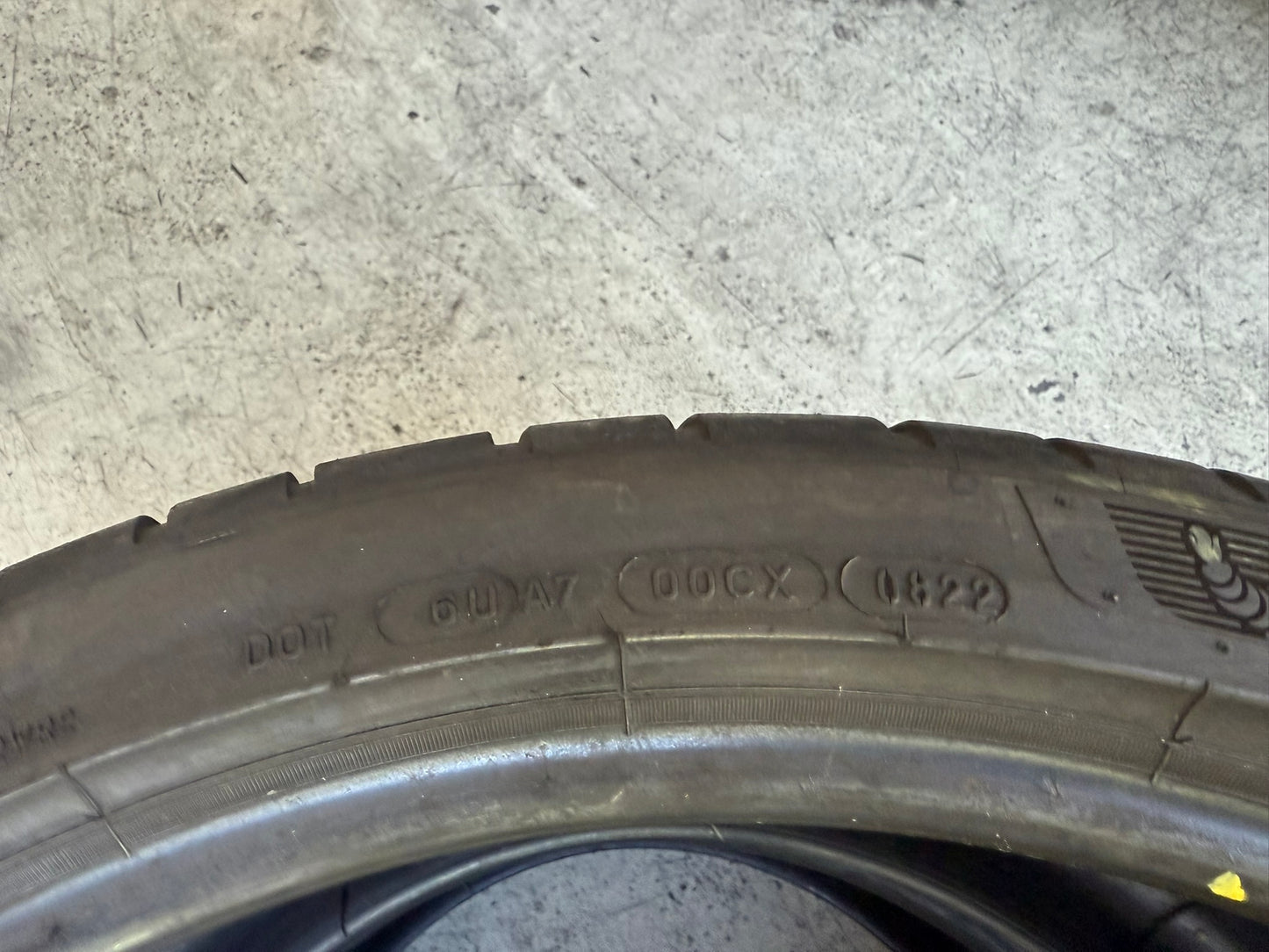 Usato: 2 Gomme 305/30R21 104Y XL Michelin Estive 75% residui