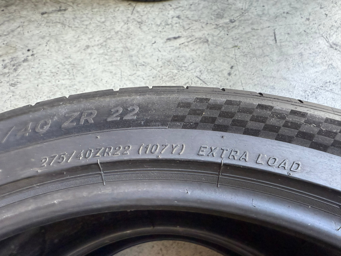 Usato: 2 Gomme 275/40R22 107Y XL Michelin Estive 80% residui