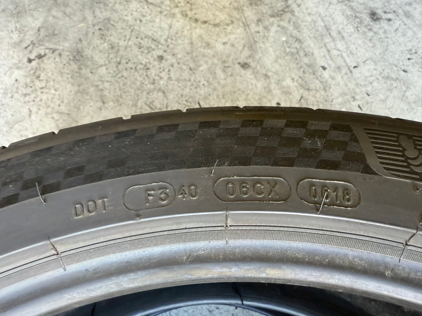 Usato: 2 Gomme 275/40R22 107Y XL Michelin Estive 80% residui