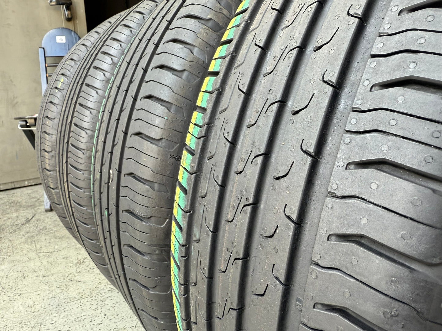 Nuovo: 4 Gomme 215/65R17 99V Continental EcoContact 6 Estive