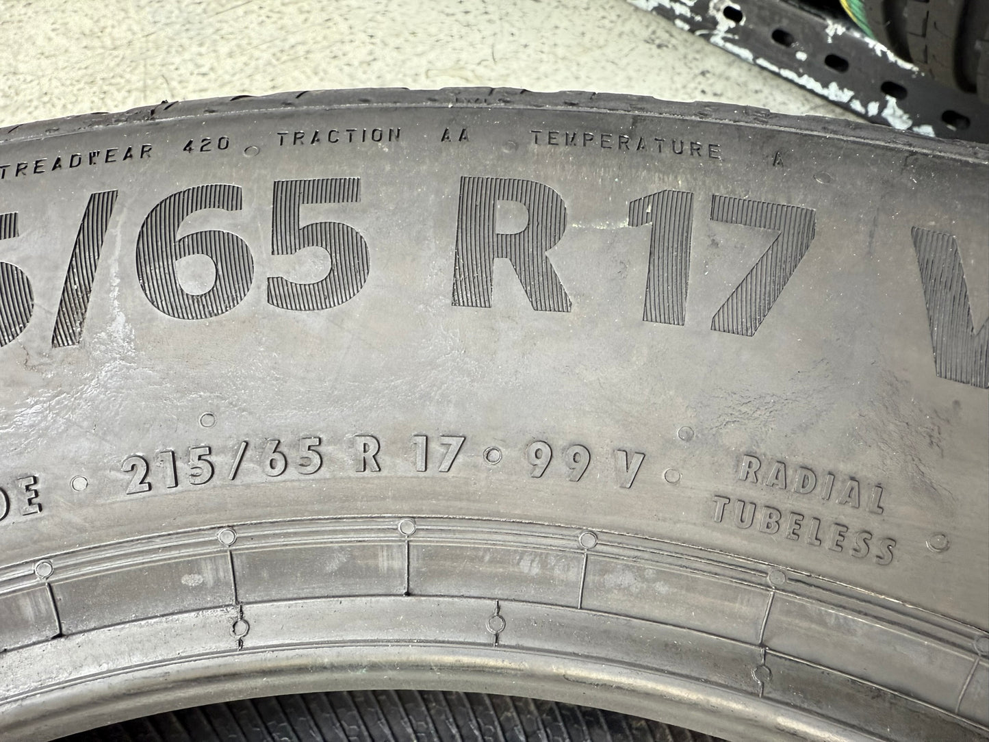 Nuovo: 4 Gomme 215/65R17 99V Continental EcoContact 6 Estive