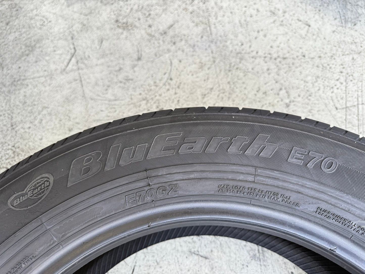 Usato: 4 Gomme 225/60R17 99H Yokohama Estive 85% residui