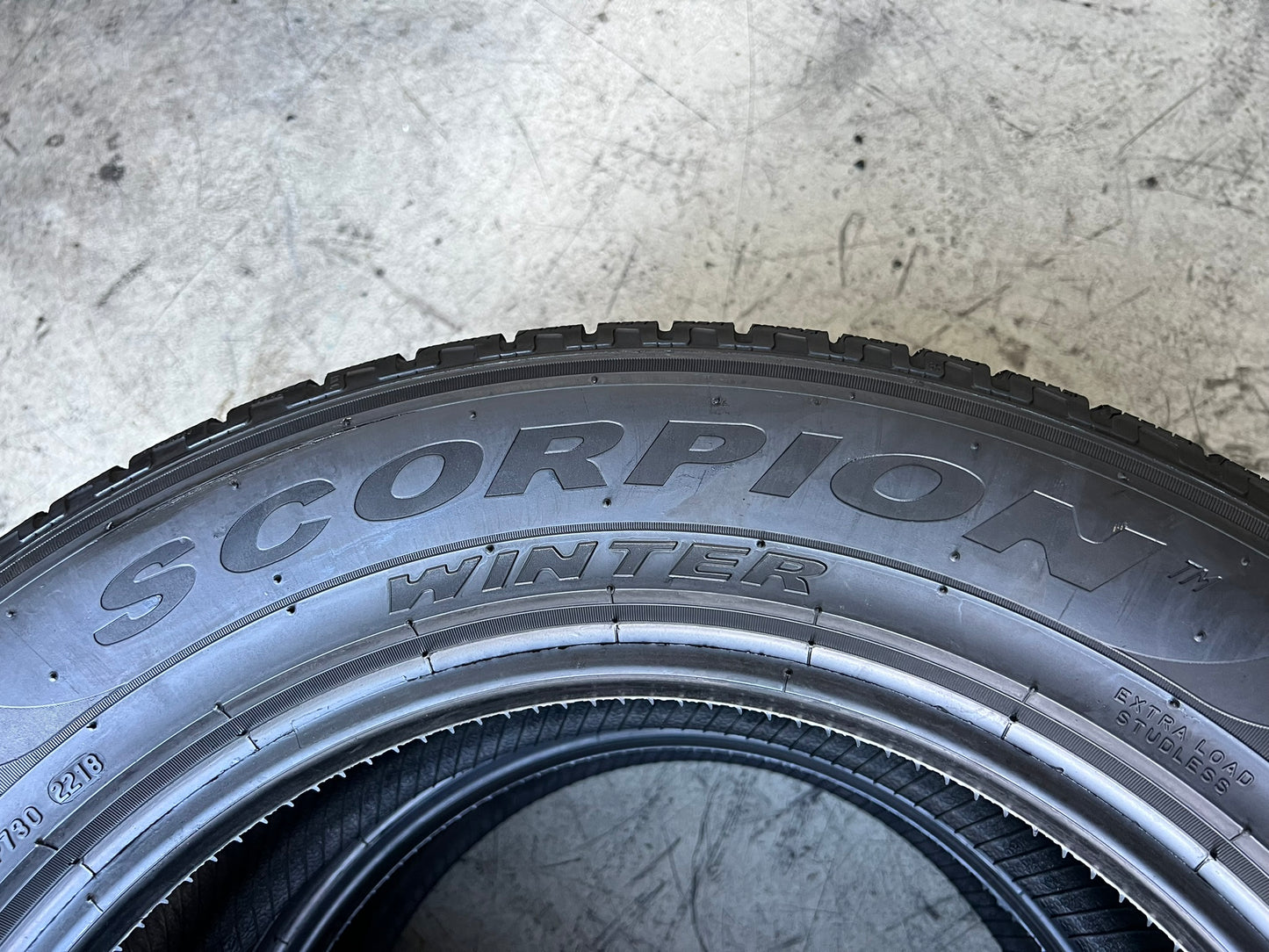 Usato: 2 Gomme 235/60R18 107H XL Pirelli invernali 95%residui