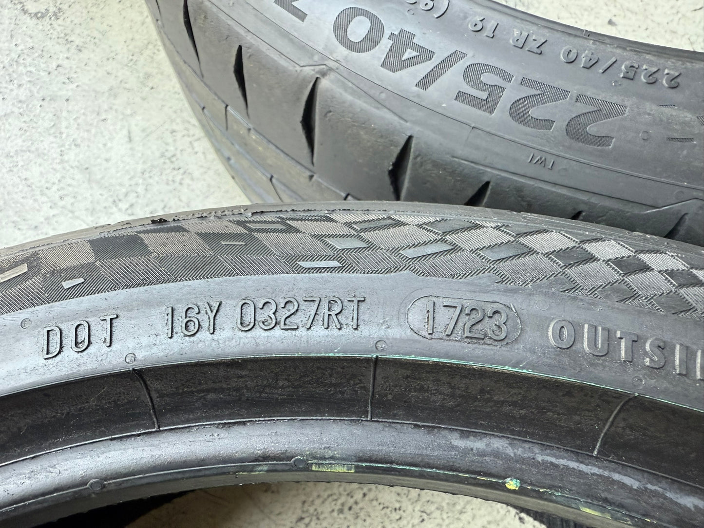 Usato: 4 Gomme 225/40R19 93Y e 255/35R19 96Y XL Continental Estivo 90% residui