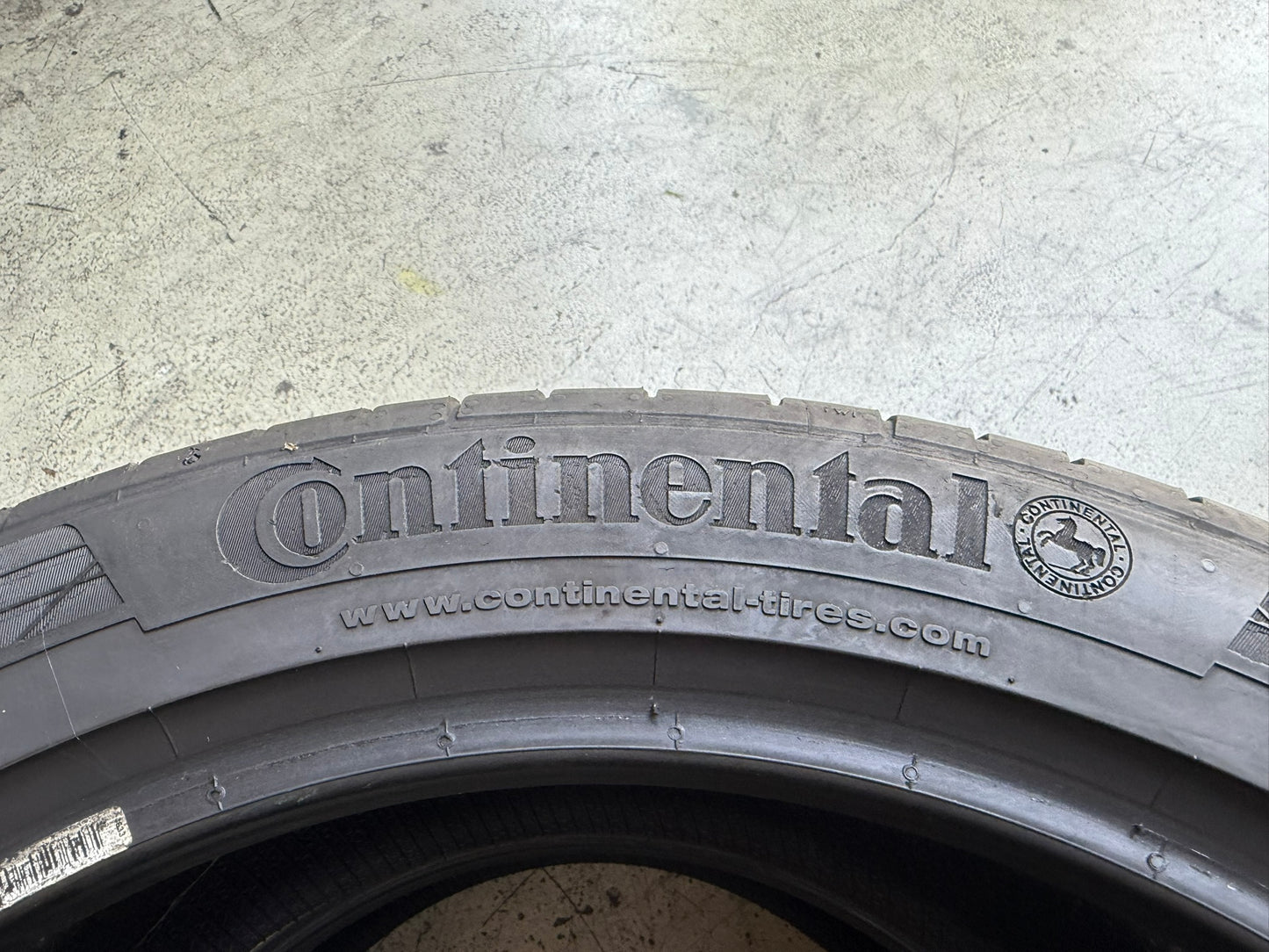 Usato: 2 Gomme 275/40R20 106W XL Continental RUNFLAT Estivo 75% residui