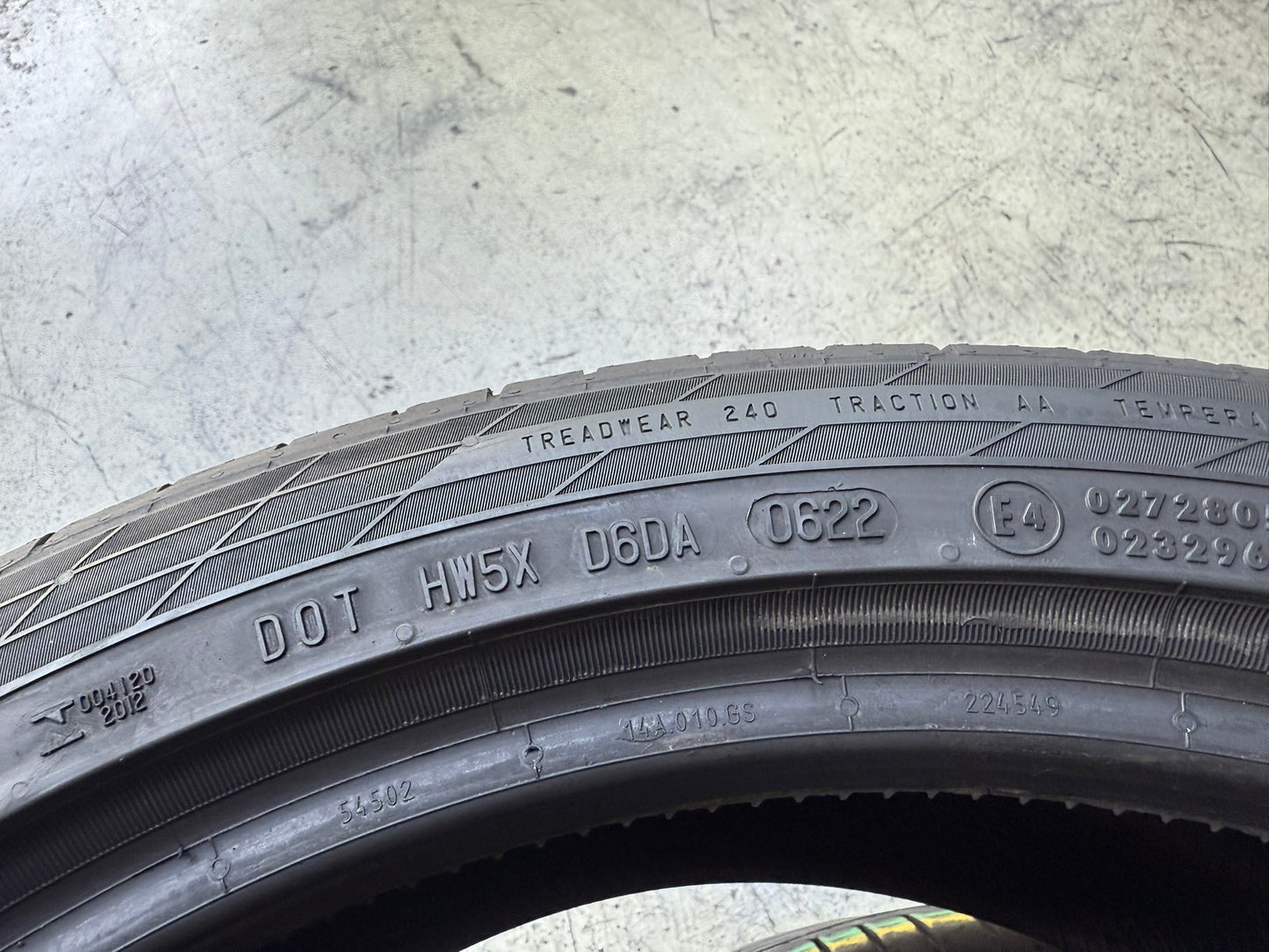 Usato: 2 Gomme 245/40R20 99Y XL Continental Estivo 80% residui