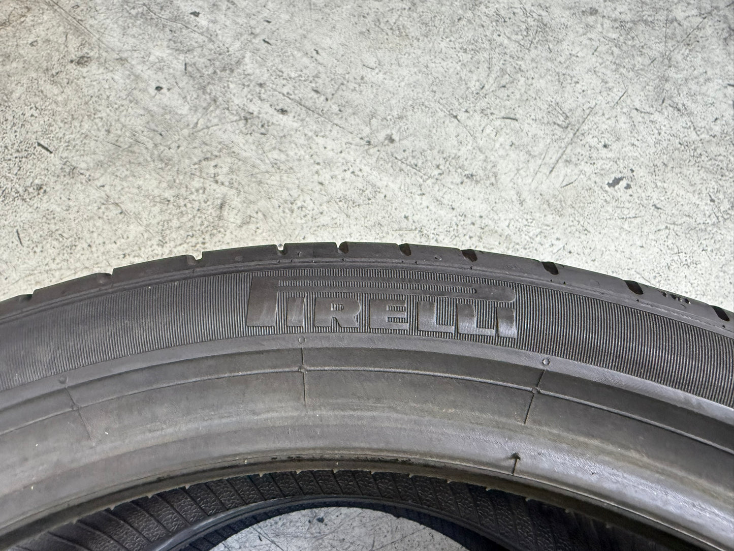 Usato: 2 Gomme 255/35R19 96Y XL Pirelli Estivo 80% residui
