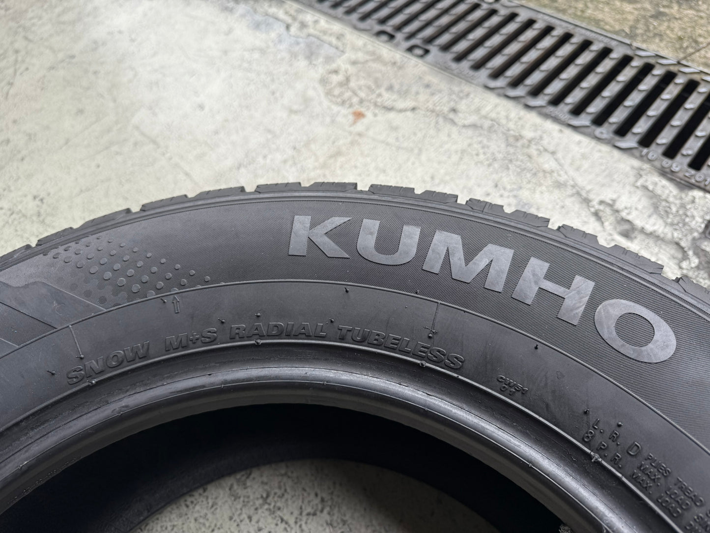 Usato: 4 Gomme 225/65R16C 112/110R Kumho Invernali 99% residui