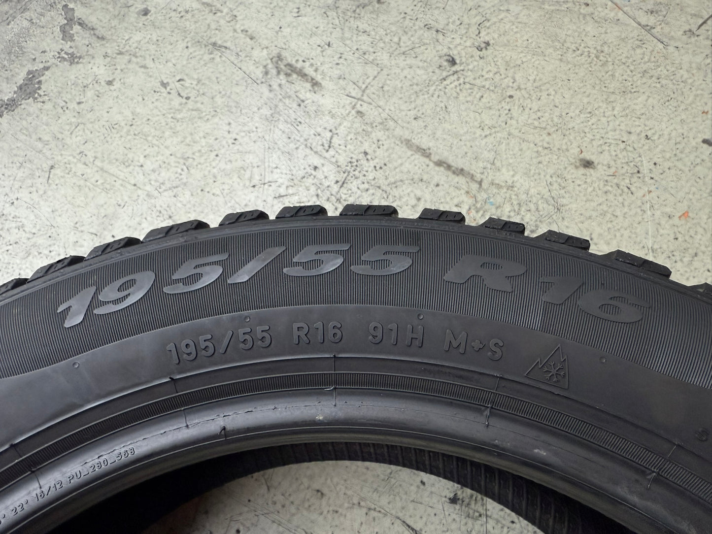 Usato: 4 Gomme 195/55R16 91H XL Pirelli Invernali 95% residui