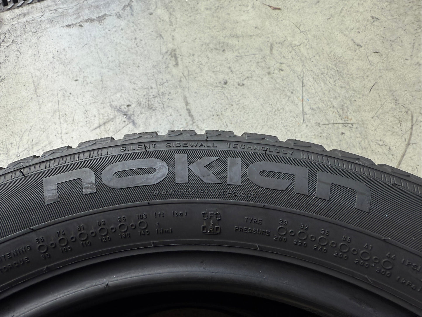 Usato: 2 Gomme 205/55R16 91H Nokian Invernali 90% residui