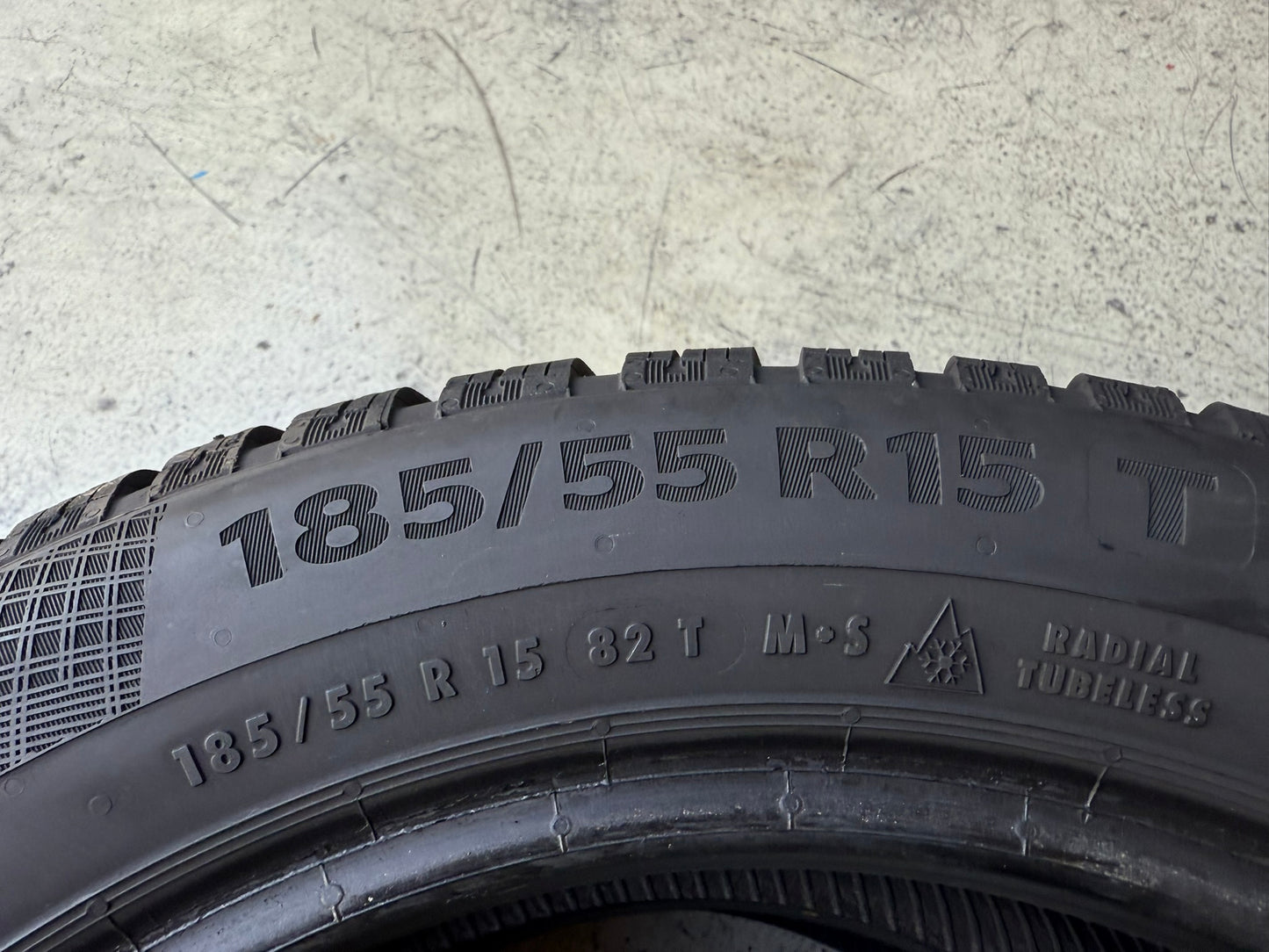 Usato: 2 Gomme 185/55R15 82T Continental Invernali 95% residui