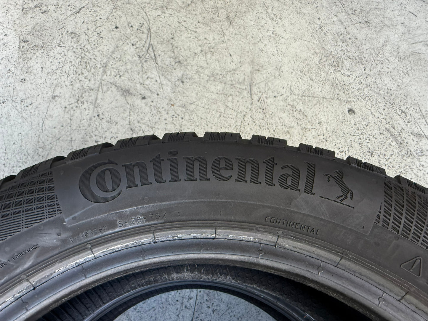 Usato: 2 Gomme 185/55R15 82T Continental Invernali 95% residui