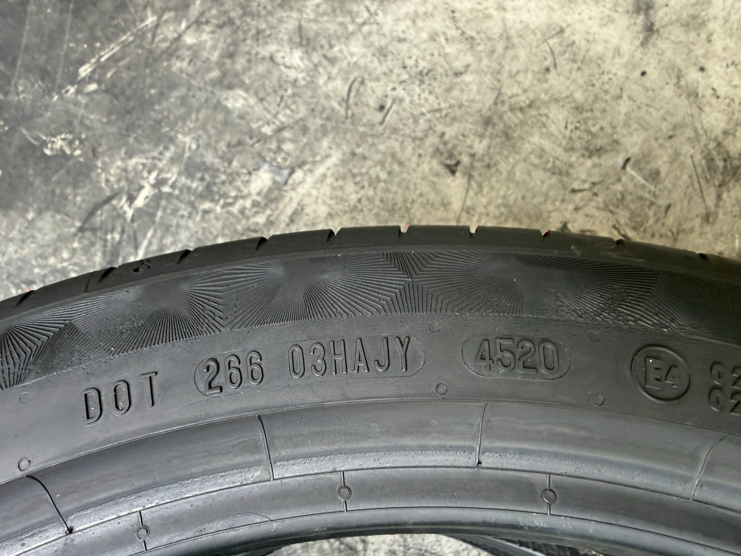 Usato: 2 Pneumatici Continental PremiumContact 6 225/40R18 92W XL FR Estive 80% Residui