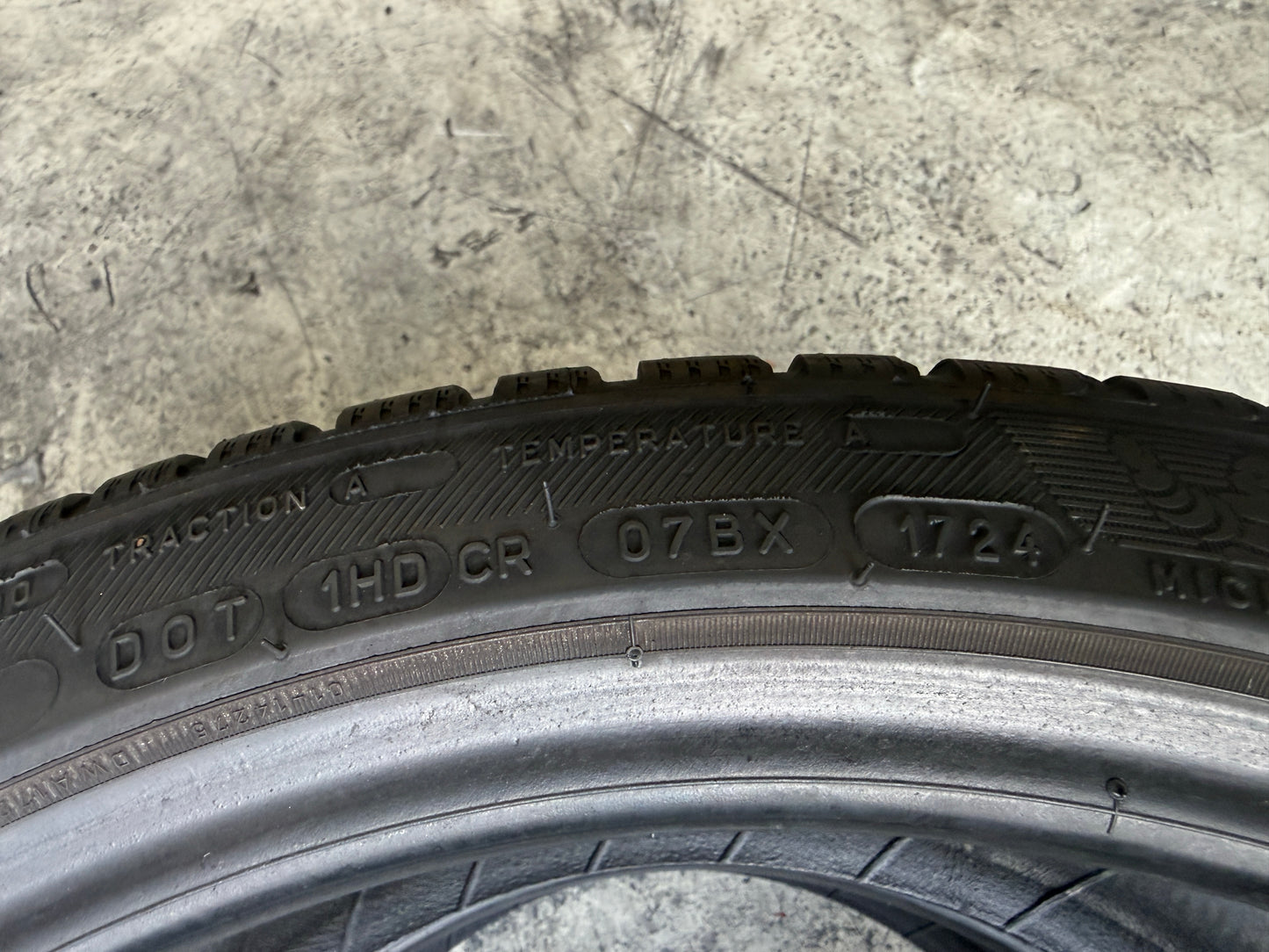 Usato: 2 Pneumatici Michelin CrossClimate+ 225/40R18 92Y XL Run Flat MFS 4 Stagioni 80% Residui