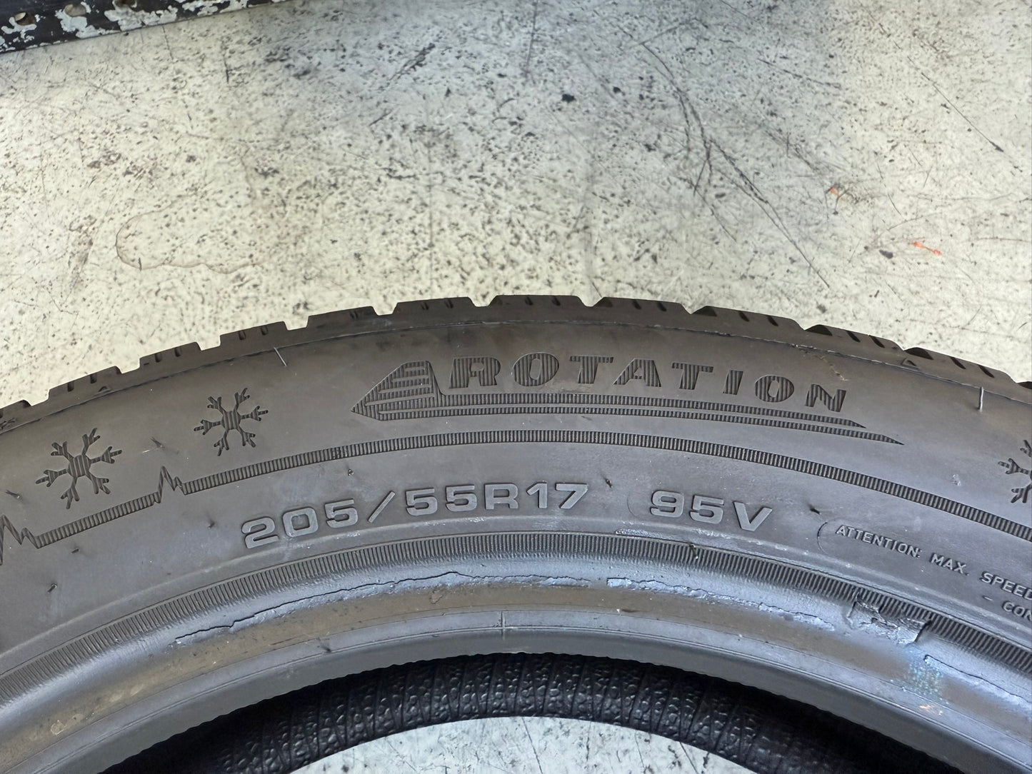 Usato: 4 Gomme 205/55R17 95V Dunlop Invernali 85% residui
