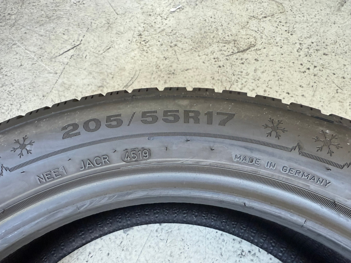 Usato: 4 Gomme 205/55R17 95V Dunlop Invernali 85% residui