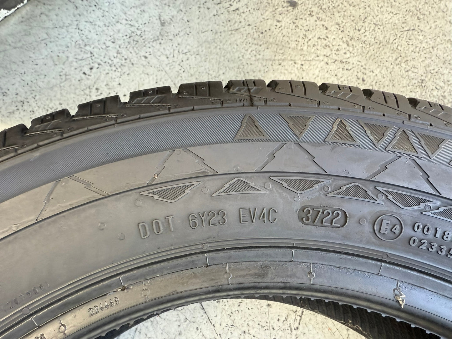 Usato: 4 Gomme 205/65R16C 107/105T Continental Invernali 70-90% residui