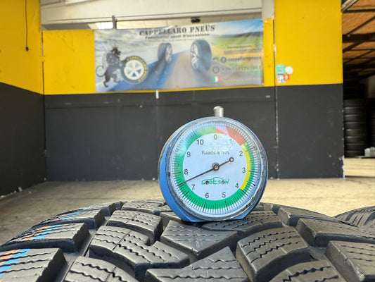 Usato: 4 Gomme 215/55R17 98V XL Dunlop Invernali 95% residui