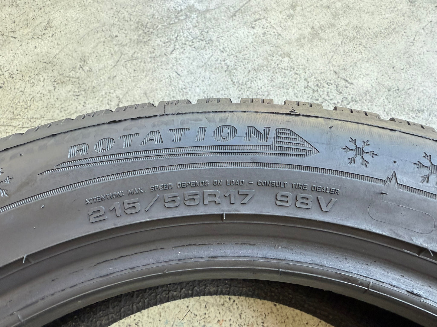 Usato: 4 Gomme 215/55R17 98V XL Dunlop Invernali 95% residui