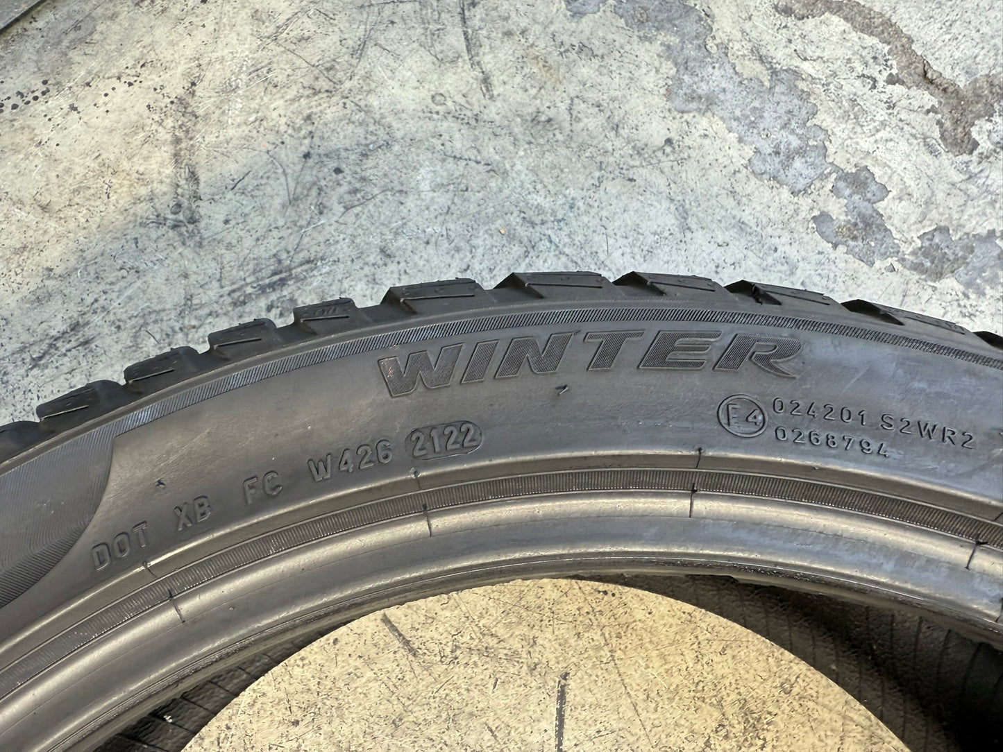 Usato: 4 Gomme 235/40R19 96V XL Pirelli Invernali 80-90% residui