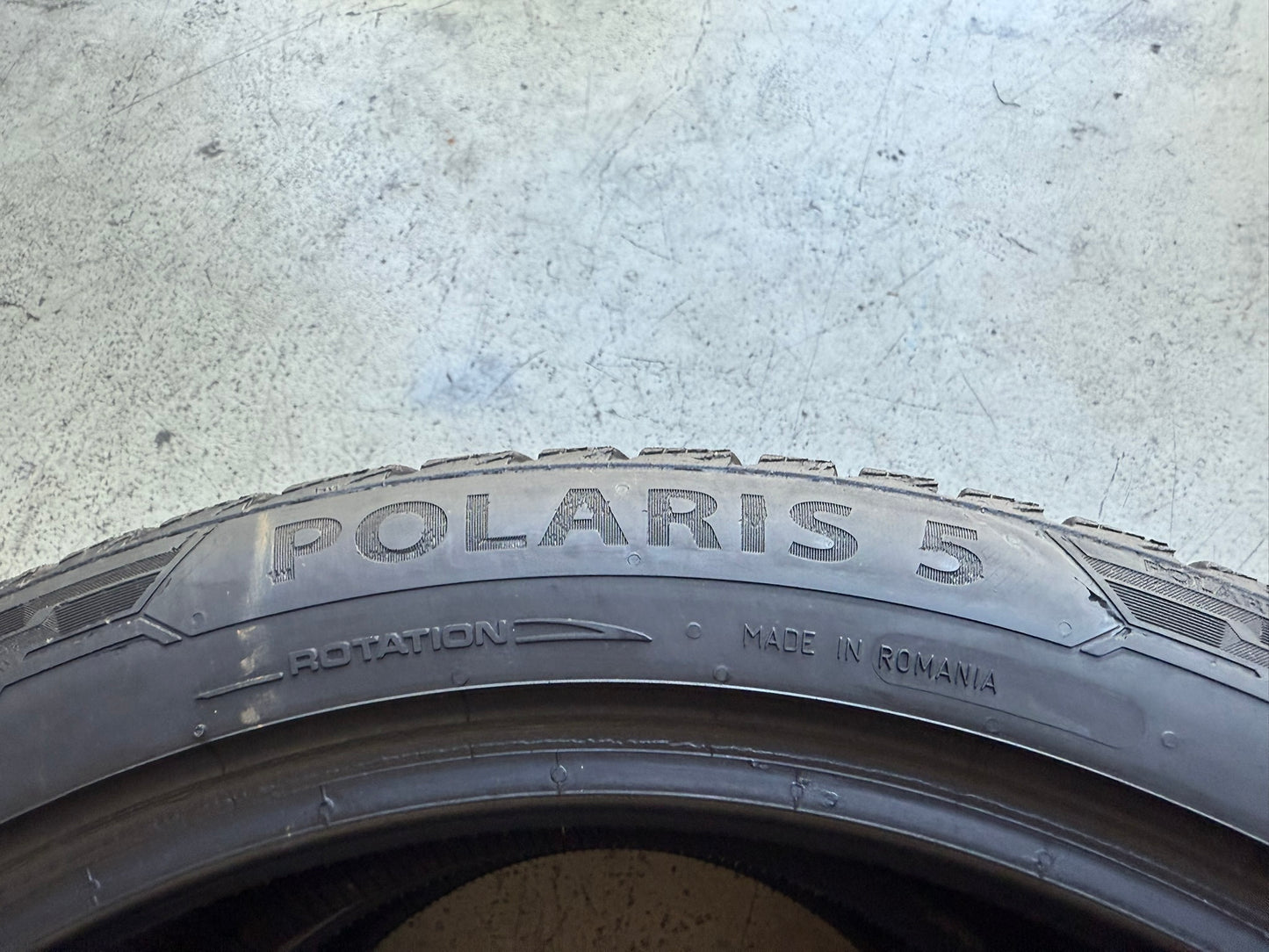 Usato: 2 Gomme 255/40R19 100V XL Barum Invernali 95% residui