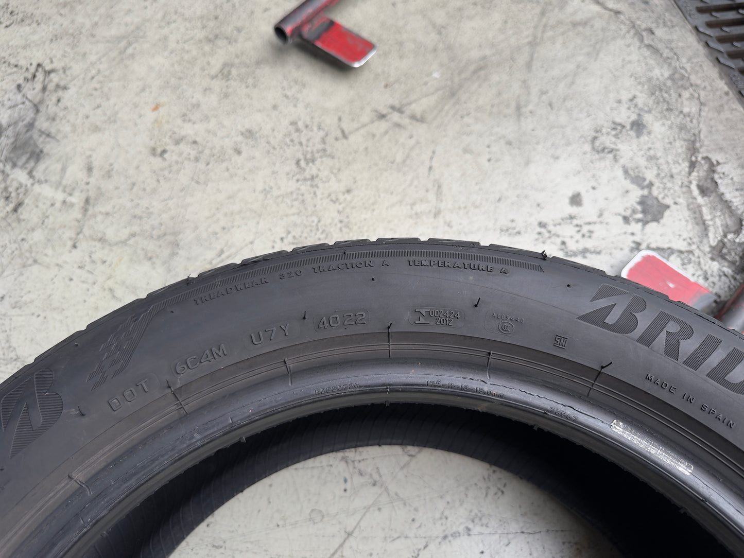 Usato: 4 Pneumatici Bridgestone Turanza T005 + Firestone Roadhawk 215/50R17 95W/H Estive 80-85% Residui
